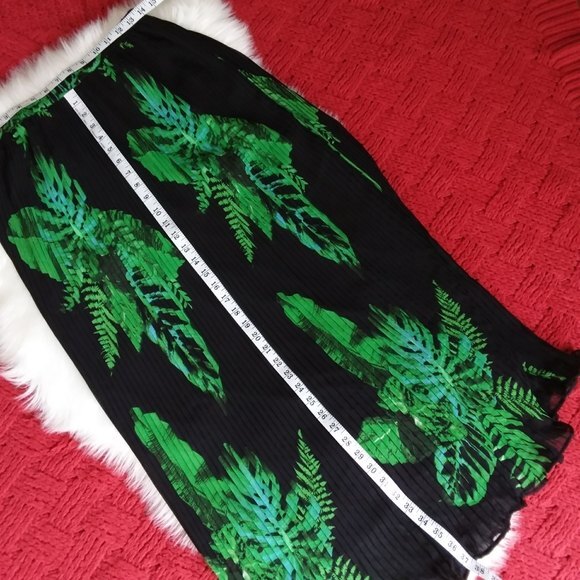 Mix Nouveau Long Pleated Pull-on Skirt S - Picture 4 of 8